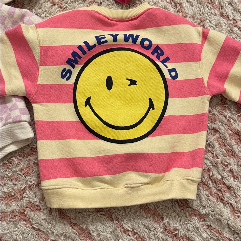Pack of 4 - Trendy 3T sweatshirts - barely worn - Picture 3 of 9